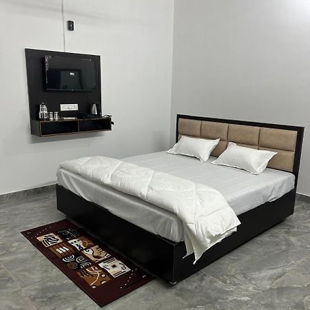 Shri Narayanam Guest House And Home Stay Ayodhya Exteriör bild