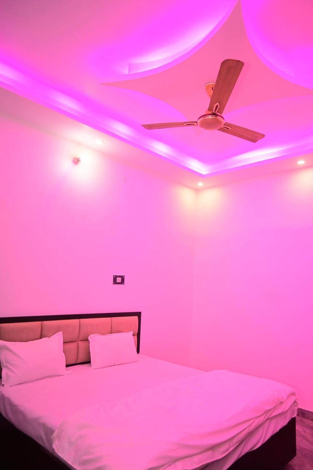 Shri Narayanam Guest House And Home Stay Ayodhya Exteriör bild